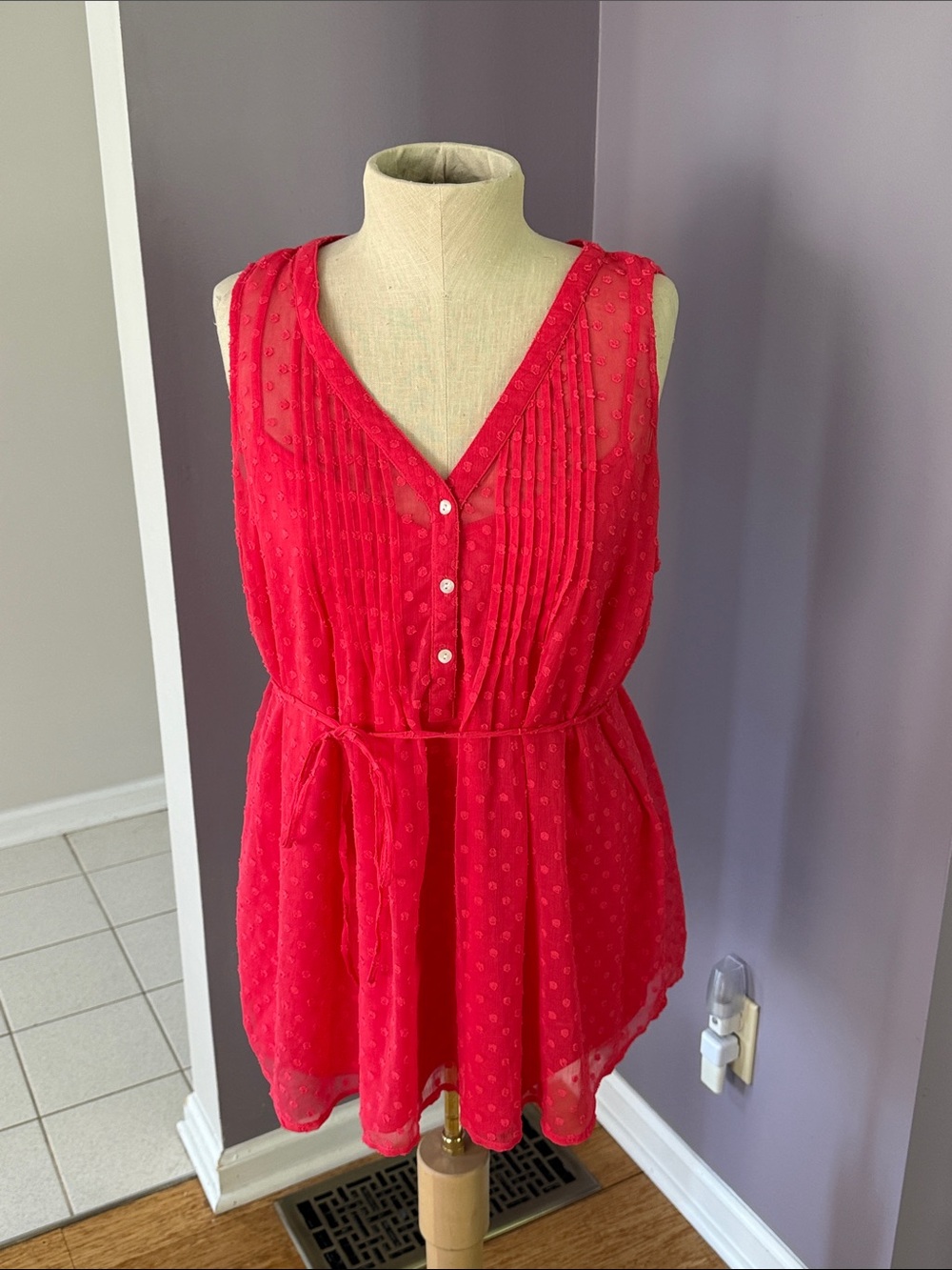 Motherhood Red Sleeveless V-Neck Pintuck Tie-Waist Tunic